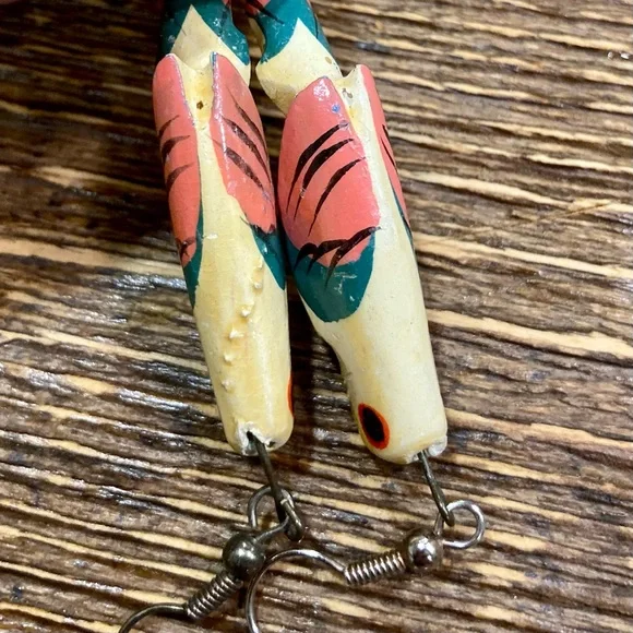 Vintage Parrot Earrings Handmade Wood - Picture 11 of 11
